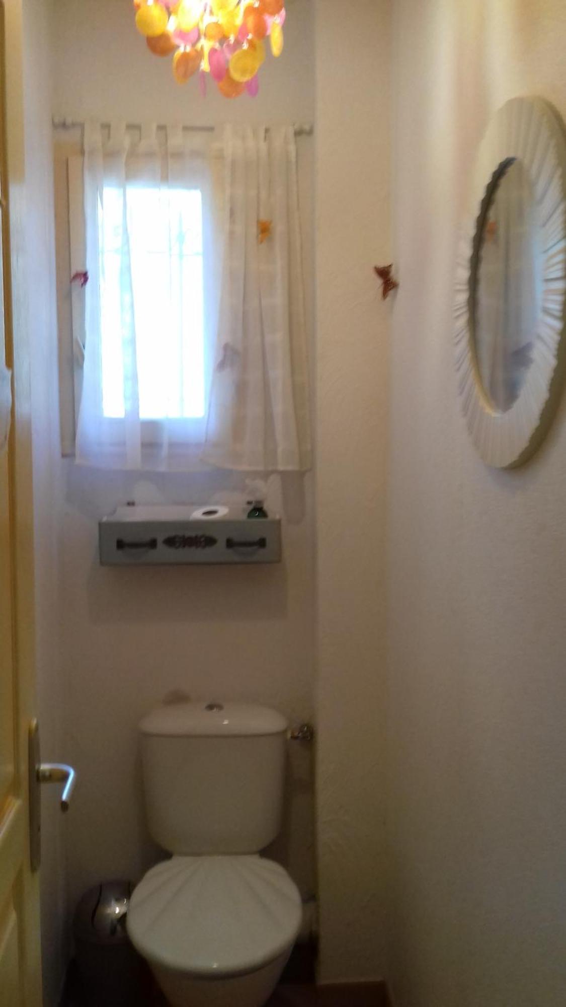 Les Chardons Bleus Bed & Breakfast Lorgues Eksteriør bilde