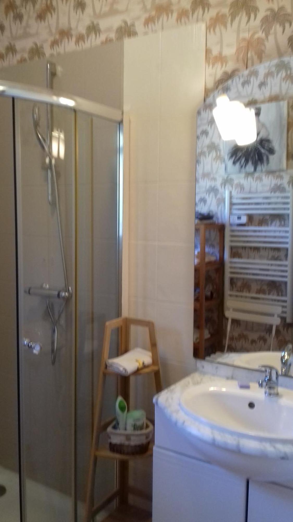 Les Chardons Bleus Bed & Breakfast Lorgues Eksteriør bilde