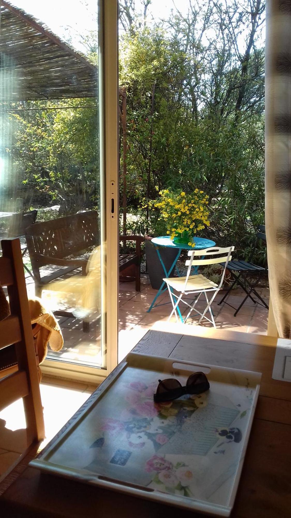 Les Chardons Bleus Bed & Breakfast Lorgues Eksteriør bilde